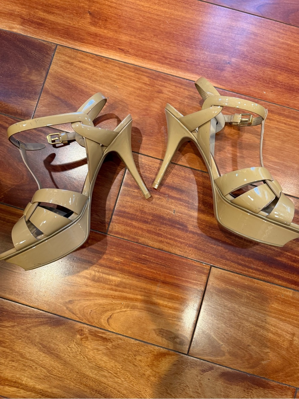 YSL Nude Patent Platform T-Strap High Heel Sandals - Picture 11 of 12